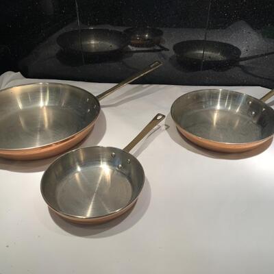 (3) Set of Skillets, as pictured