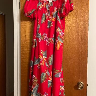 vintage Hawaiian dress / moo moo
