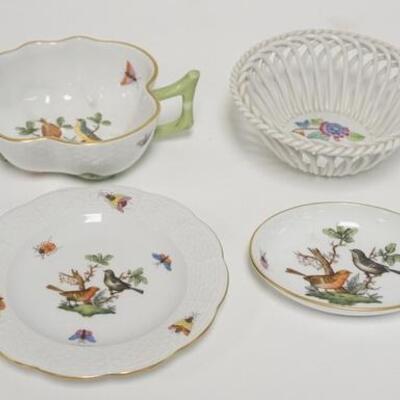 1015	4 PIECES OF HEREND PORCELAIN INCLUDES, HANDLED NAPPY, 5 IN PLATE, 4 1/2 IN BOWL W/ WOODEN EDGE & A PIN TRAY

