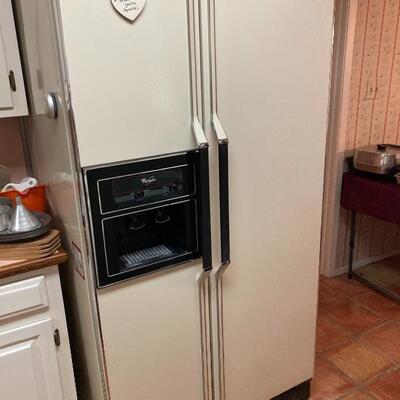 Vintage refrigerator/freezer. Very clean