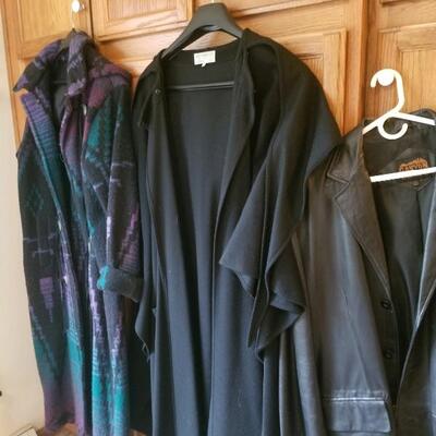 Blanket coat, wool cape, leather slicker