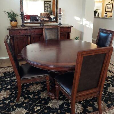 Thomasville dining set with leaf