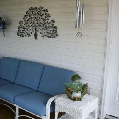 Outdoor Wall Art ; Square White Wicker Patio End Table