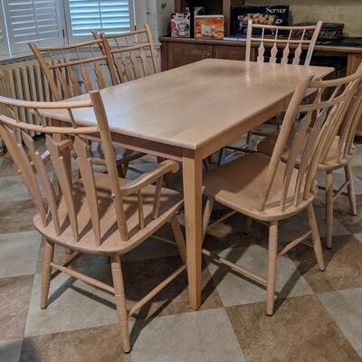 Blonde dinette - table/4 chairs