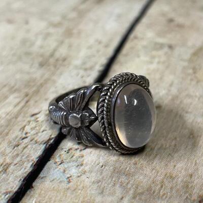 925 Silver Moonstone Ring Size 6 Weighs 5.78g