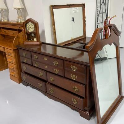 Mantle Clock, Dresser with Mirror - Hang mirror or attach to dresser!