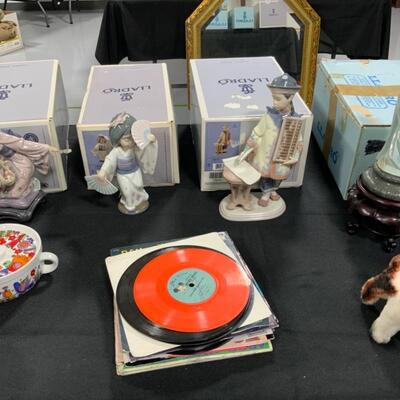 Lladro Asian figures, with boxes, 45 records