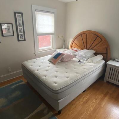 Queen bed--SLEEP NUMBER (A bid item with bidding ending on Sunday noon....owner reserve must be met)