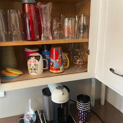 Pilsener glass and coffee mugs