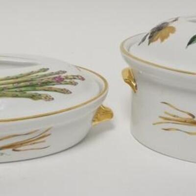 1067	2 ROYAL WORCESTER EVESHAM OVAL SERVING DISHES. LOW DISH IS 11 IN ACROSS THE HANDLES
