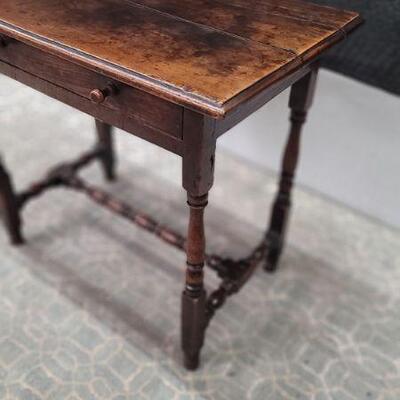 Lovely antique walnut tabl with turned legs and drawer
H 29