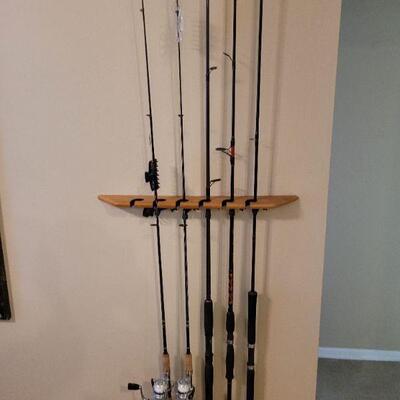 yes fishing poles in the dining room