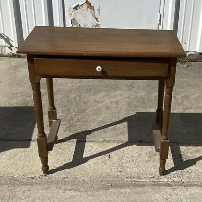 https://www.ebay.com/itm/115077104585	DM7002 - Vintage Wooden Writing Desk/Table				75	
