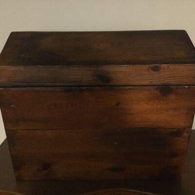 Antique Wooden Box (14.1/2in x 12in x 11in tall)
