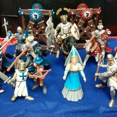 https://www.ebay.com/itm/125045288761	HS3005 VINTAGE LOT OF PAPO, SCHLEICH, BULLYLAND  MEDIEVAL  ACTION FIGURES		Auction
