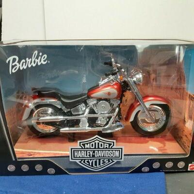https://www.ebay.com/itm/115150557630	HS3023 HARLEY-DAVIDSON COLLECTORS EDITION 1999 BARBIE MOTORCYCLE IN BOX	BIN	$19.99 
