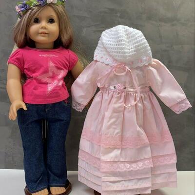 https://www.ebay.com/itm/125045272252	HS1003 AMERICAN GIRL DOLL "JUST LIKE YOU" WITH 2 OUTFITS AND 2 HEADPIECES		Offer	 $99.99 
