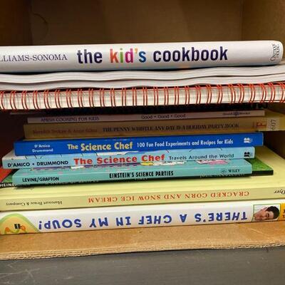 https://www.ebay.com/itm/115150974286	HS7035 Home School Book Box Lot - Local Pickup - Kids Cookbooks	$19.99 	 BIN 
