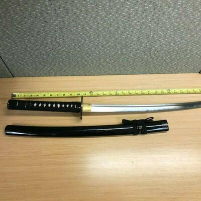 https://www.ebay.com/itm/115086116335	KB0228 Japanese Wakizashi Black Prop Sword 58cm LOCAL PICKUP		BIN	 $39.99 

