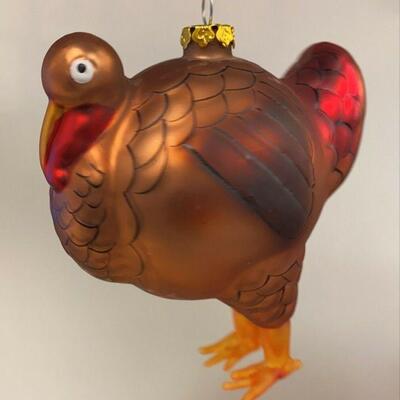 https://www.ebay.com/itm/115149151505	TU1010 MACYS THANKGIVING PARADE 1945 TURKEY ORNAMENT HAND PAINTED BLOWN GLASS		 BIN 	 $19.99 
