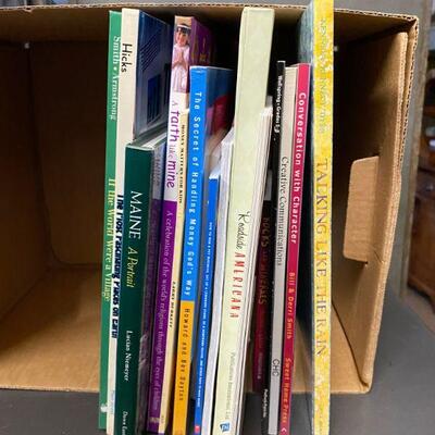 https://www.ebay.com/itm/125062332512	HS7060 Home School Book Box Lot - Local Pickup - Oversized Children's Books	$19.99 	 BIN 
