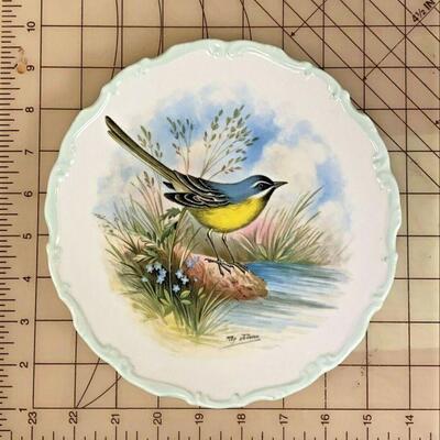 https://www.ebay.com/itm/115131486256	TU1000 ROYAL ALBERT BONE CHINA WITH GREY WAGTAIL BIRD DESIGN C.1982 		Auction
