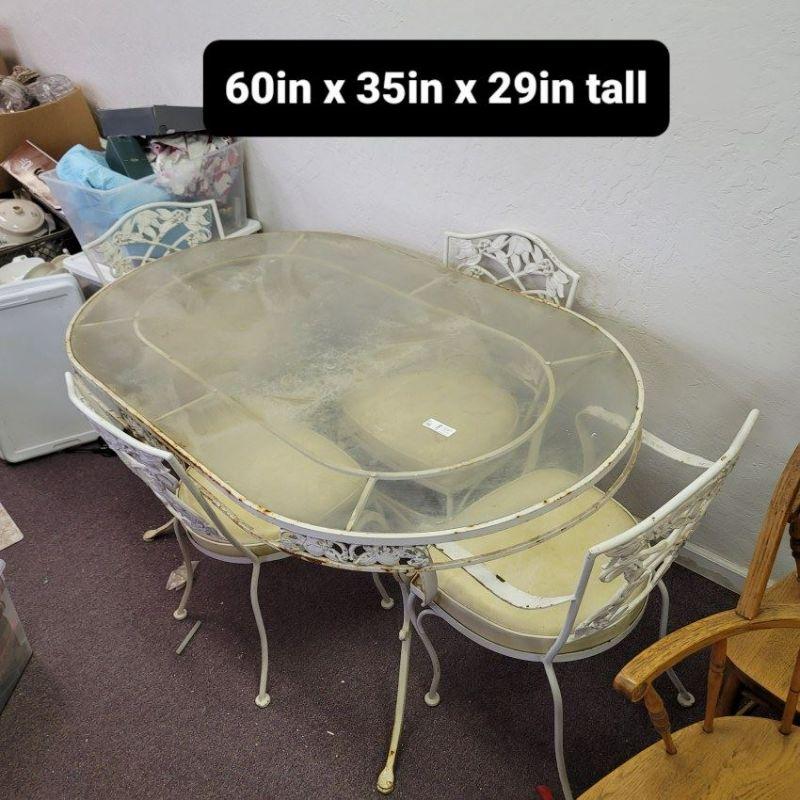 (1119) Mid Century Furniture Auction. Ends Friday 7p. Sunday Pick up