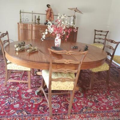 Dining table/6 chairs