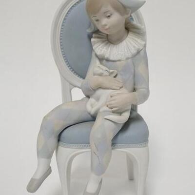 1016	LLADRO FIGURE, SEATED CHILD W/CAT, SATIN FINISH, 10 IN HIGH
