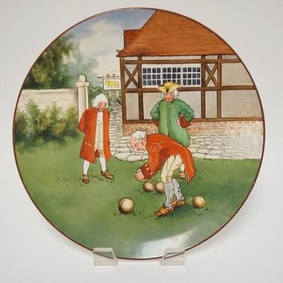 1020	HAND PAINTED WALL CHARGER, 3 GENTLEMEN IN A YARD, 15 3/8 IN
