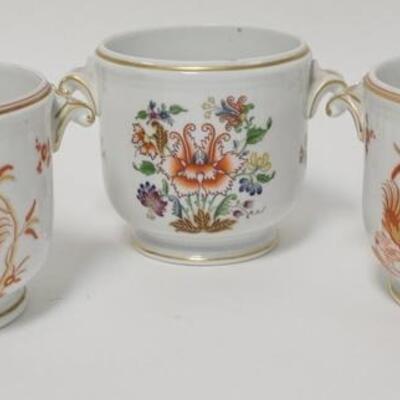 1052	3 RICHARD GINORI CACHE POTS, 2 W/CHICKENS, ONE FLORAL, 4 IN HIGH
