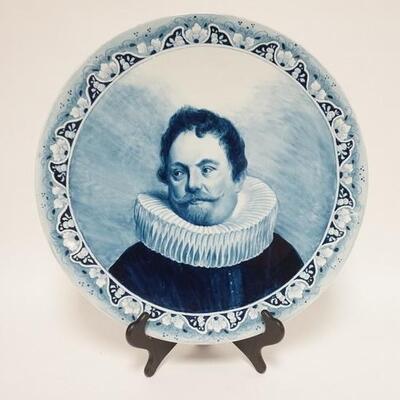 1038	DELFT CHARGER W/PORTRAIT OF A GENTLEMAN, 17 1/2 IN
