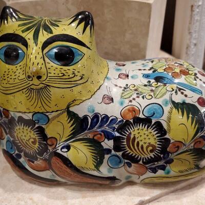 Mexican pottery cat. 11 1/2" long. Tovala Mexico.
