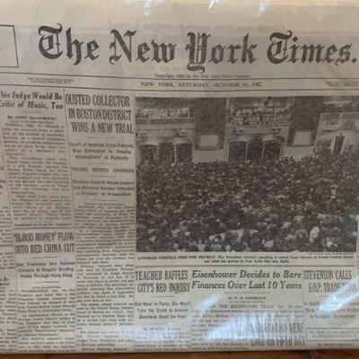 collector vintage newspapers 