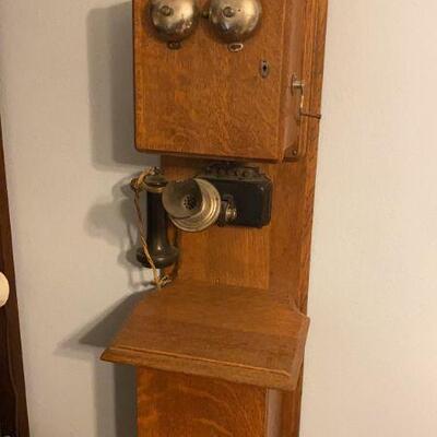 antique crank telephone 