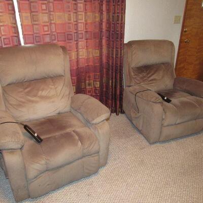 2 electric lift chairs