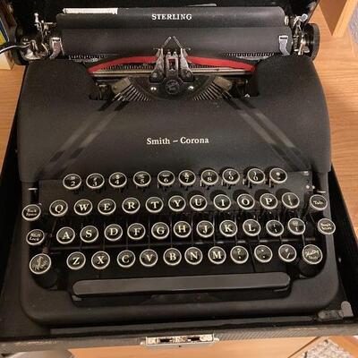 Smith-Corona â€¢ Sterling â€¢ Vintage â€¢ Portable â€¢ Typewriter â€¢ 60.00
