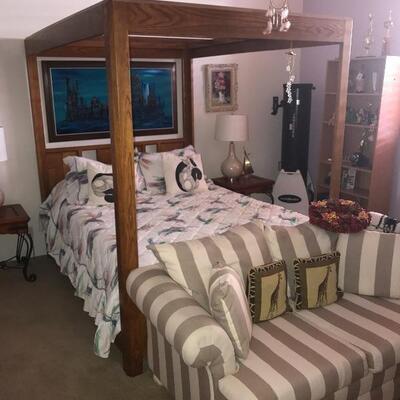 Queen canopy bed complete $160