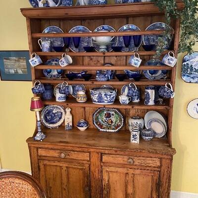 Great old Hutch.  Blue and White is the theme