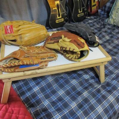 Sports equipment - Rawlings, Wilson baseball gloves