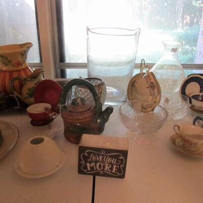 A beautiful collection of fine porcelain, crystal & china collectibles. Some Waterford crystal
