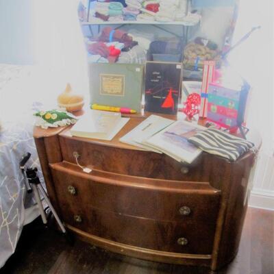 beautiful art deco dresser & mirror