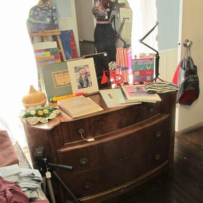 beautiful art deco dresser & mirror