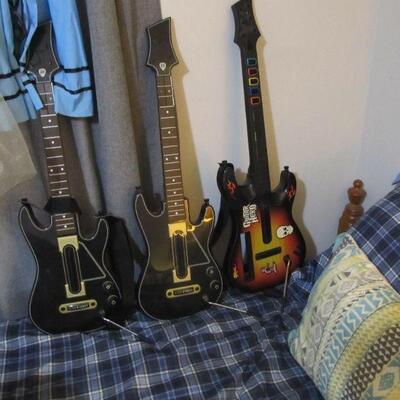 3 Guitar Hero Guitars