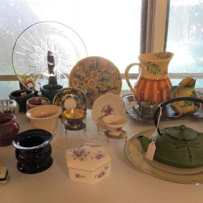 A beautiful collection of fine porcelain, crystal & china collectibles. Some Waterford crystal
