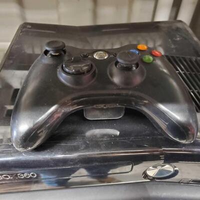 #7178 â€¢ Three Xbox 360 And One Controller