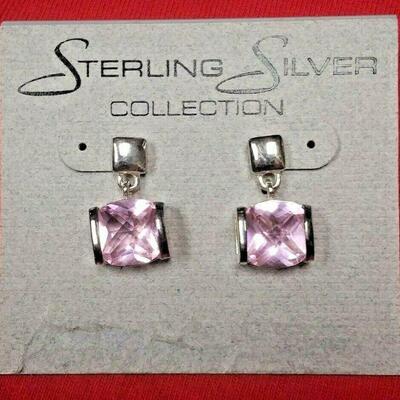 https://www.ebay.com/itm/124977512771	LAN5060 VINTAGE STERLING SILVER PIERCED EARINGS WITH PINK STONES 6.1 GRAMS		 BIN 	 $19.99 
