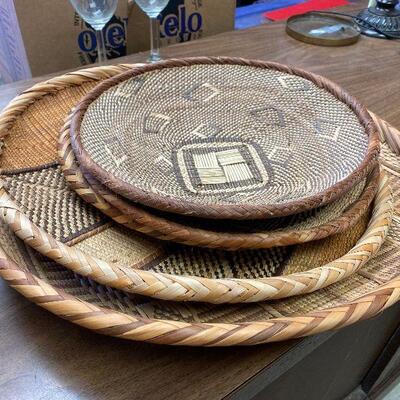 https://www.ebay.com/itm/125033259644	NC7003 Lot of Hand Woven Baskets Local Pickup		Auction
