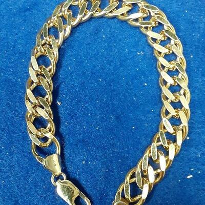 https://www.ebay.com/itm/115120675305	LAN3367 GOLD PLATED STERLING SILVER 8 INCH CHAIN BRACELET, MADE IN ITALY 		 BIN 	 $49.99 
