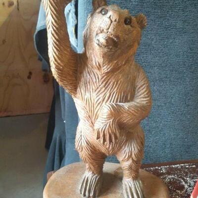 https://www.ebay.com/itm/115068638561	EB8006 : Wooden Decorative Bear Pedestal LOCAL PICKUP		 BIN 	 $19.99 
